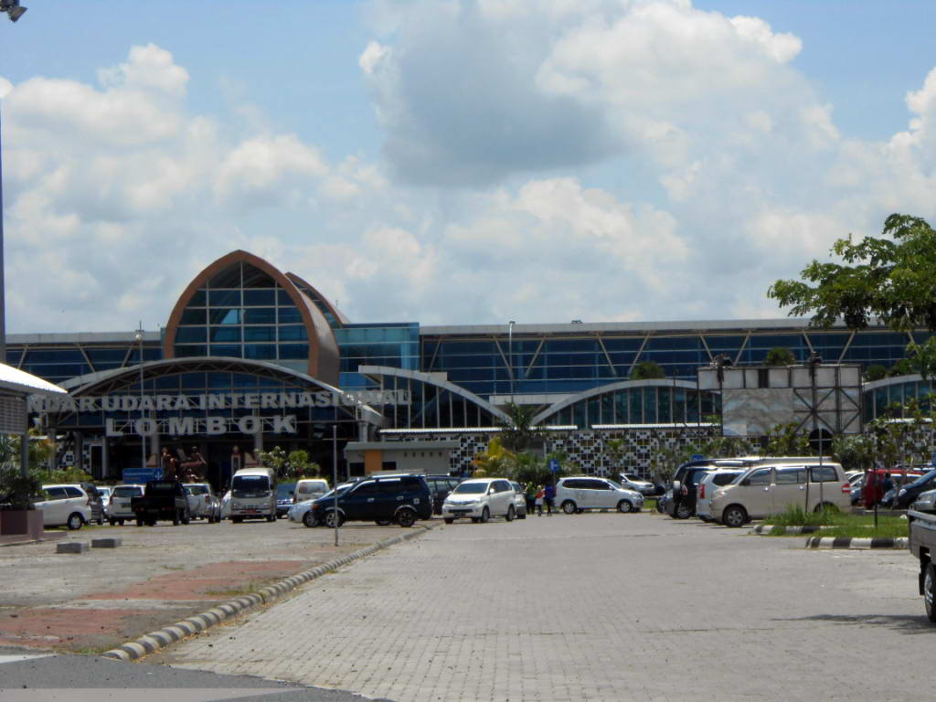 Kode bandara Mataram - LOP - WADL