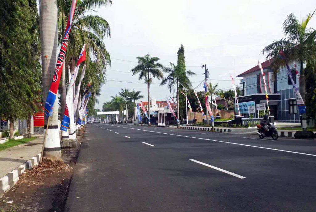 Kode singkatan kota Mungkid = MKD