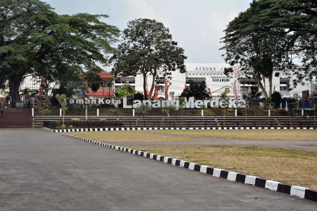 Kode singkatan kota Sukabumi = SKB